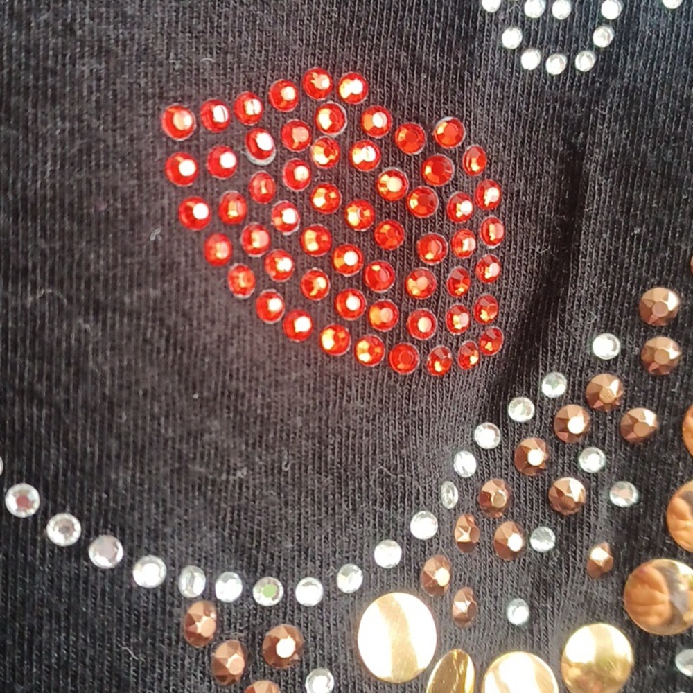 Black Tee With Cute Sparkly  Face - Picture 6 of 16